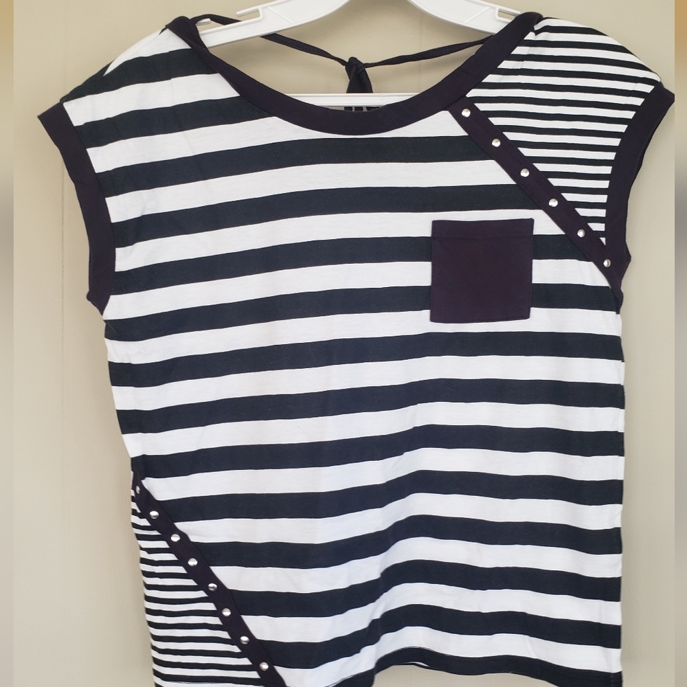 Black and White Striped Short Sleeve Top